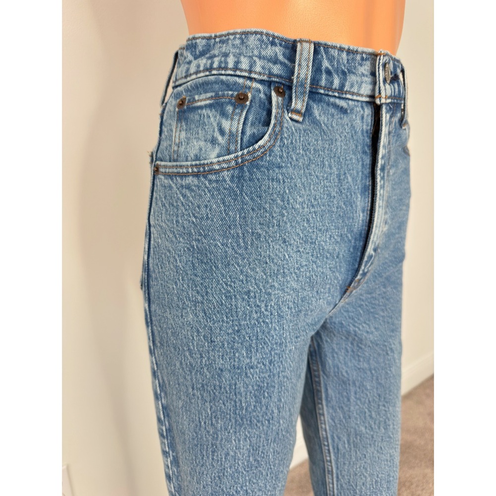Abercrombie & Fitch The 90s Straight Ultra High Rise Jeans Medium Wash 24 00R - Picture 11 of 16
